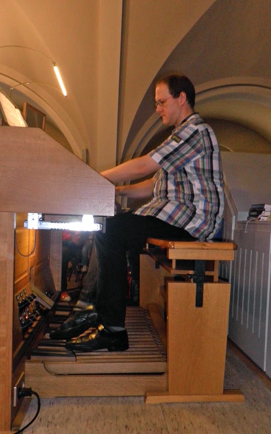 an der Orgel
